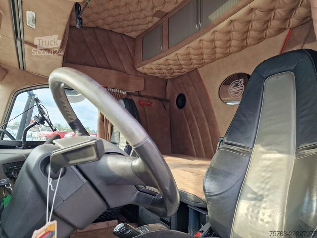 Перевезення великої рогатої худоби Volvo FH 13.500 Globetrotter 8x2*6 - 3 deck livestock...