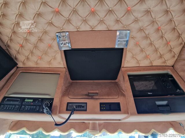 Перевезення великої рогатої худоби Volvo FH 13.500 Globetrotter 8x2*6 - 3 deck livestock...