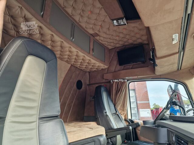 Перевезення великої рогатої худоби Volvo FH 13.500 Globetrotter 8x2*6 - 3 deck livestock...