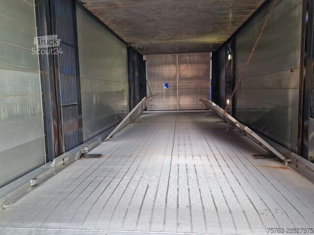 Перевезення великої рогатої худоби Volvo FH 13.500 Globetrotter 8x2*6 - 3 deck livestock...