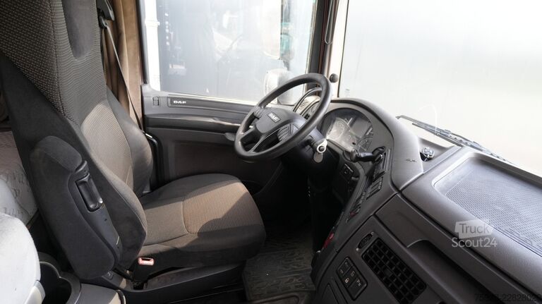 DAF XF 460 6x2 tahač s jeřábem Palfinger PK 63002 EH DAF XF 460 6x2 tracto runit with Palfinger PK 63002...