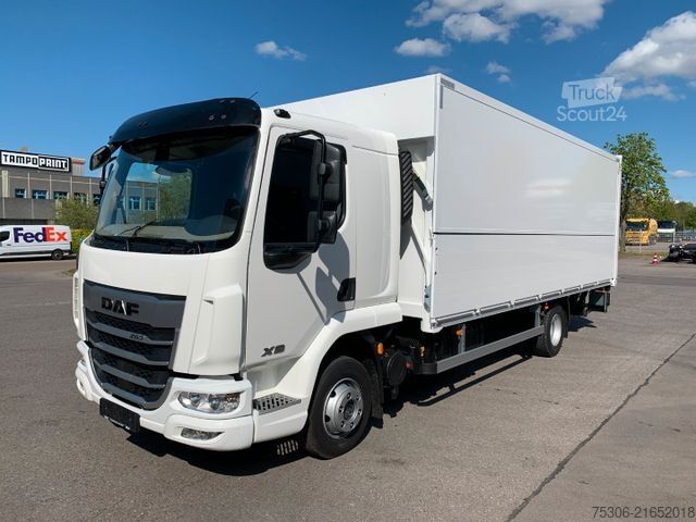 LKW mit Getränkeaufbau DAF FA XB 260 12t  Swing-Board-Aufbau