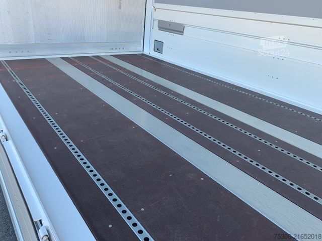 Camion de boissons DAF FA XB 260 12t  Swing-Board-Aufbau