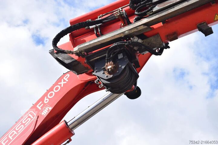 Навантажувальна платформа Iveco Eurotrakker 260.35 FASSI F600XP FLYGIP