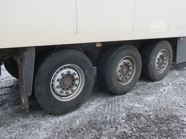 Hladilna polprikolica Schmitz Cargobull SKO 24 ohne Rohrbahnen Carrier Maxima defekt!