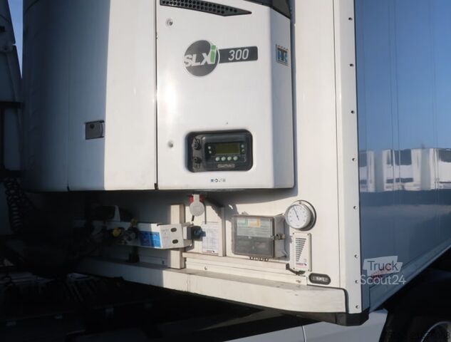 Hladilna polprikolica Schmitz Cargobull SKO 24 Doppelstock Thermo King SLXi 300