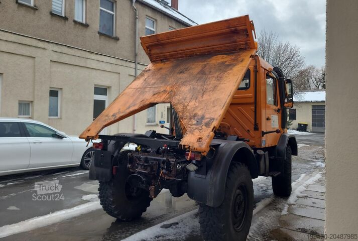 Товарен автомобил - самосвал Mercedes-Benz Unimog 418/10