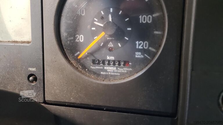 Товарен автомобил - самосвал Mercedes-Benz Unimog 418/10