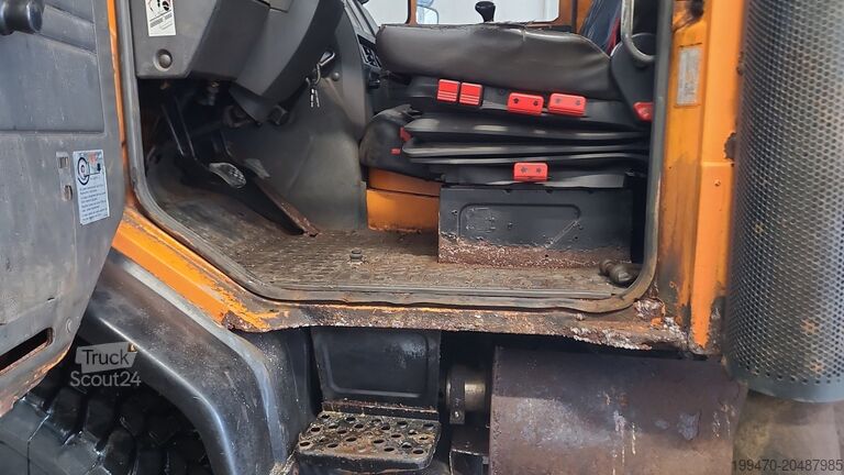 Товарен автомобил - самосвал Mercedes-Benz Unimog 418/10