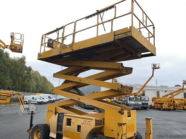 Ollós emelőasztal JLG 4394RT (15m)