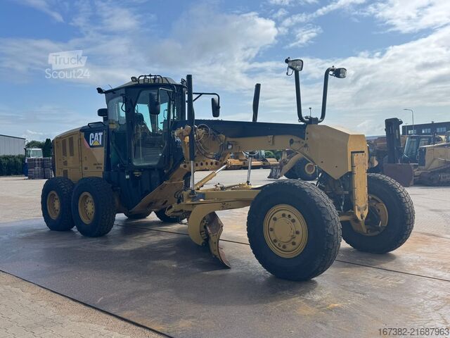 Yol greyderi Caterpillar 140M2 AWD