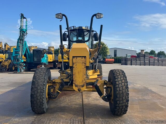 Yol greyderi Caterpillar 140M2 AWD