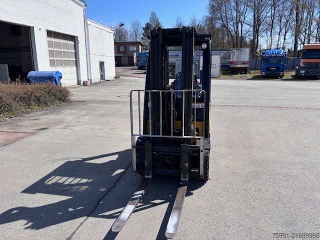 Dar koridorlu forklift YALE GLP 16 VX E2175
