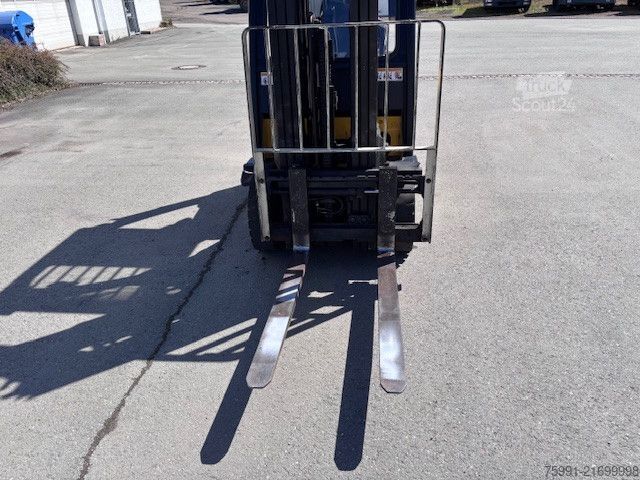 Dar koridorlu forklift YALE GLP 16 VX E2175