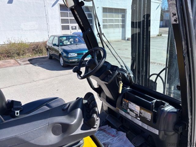 Carrello retrattile YALE Verasitor 20 VX