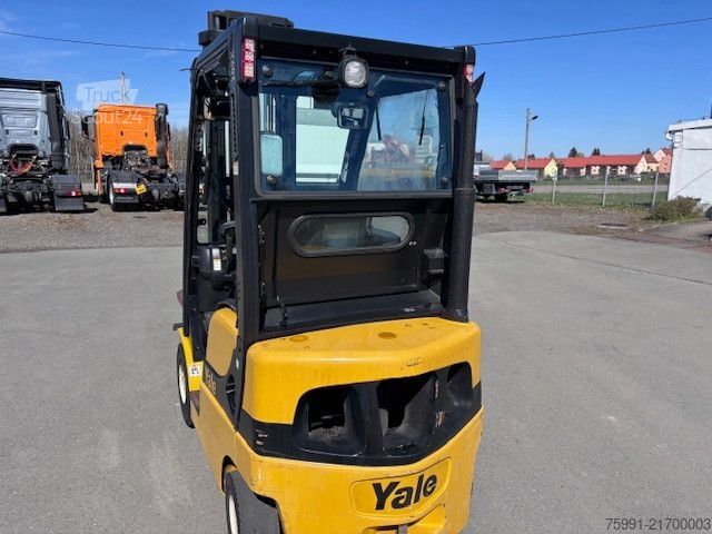 Carrello retrattile YALE Verasitor 20 VX