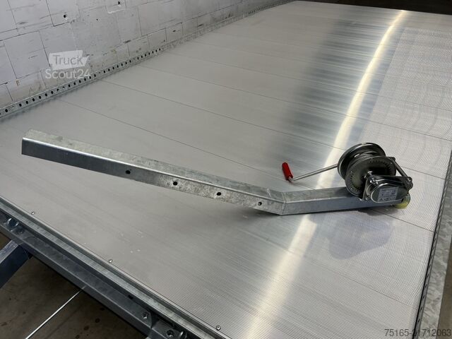 Plošinové přívěsy a univerzální transportéry Hulco Carax-2 3500 Plattform/Universaltransporter