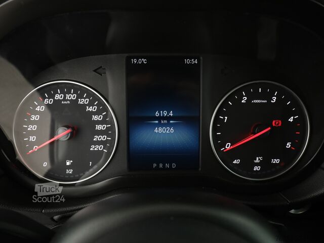 Miniautocarro Mercedes-Benz T 180 d Progressive standard AUT Fernlichtass.