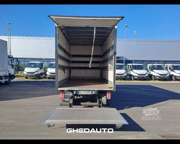 Minibus IVECO 35C16 CON SPONDA CARICATRICE POSTERIORE