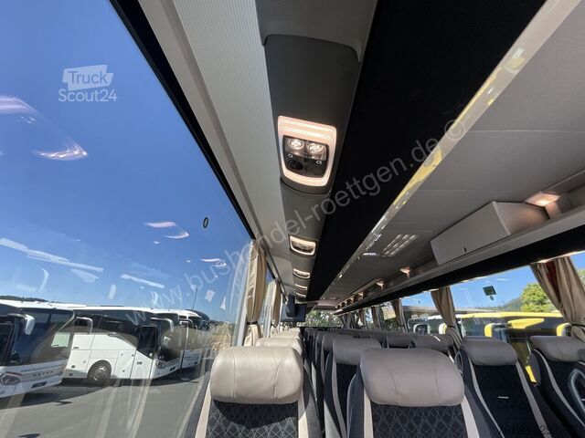 Diaľkový autobus Setra S 515 HD