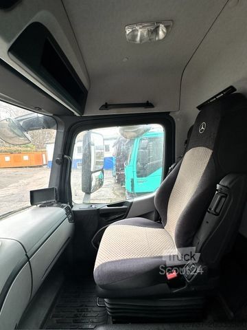 LKW mit Kofferaufbau MERCEDES-BENZ ANTOS 1827 KĂĽhlfahrzeug