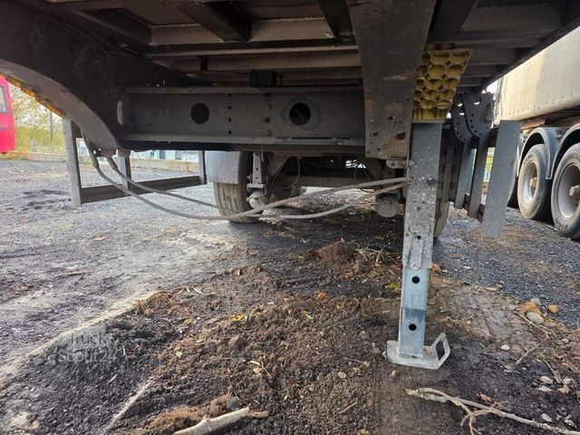 Semi-remorque benne KEMPF ca. 50 cbm Getreidekipper, Unfall, Kornschieber