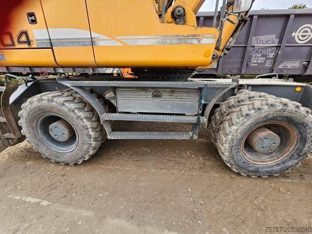 Excavator pe roți LIEBHERR A 904-2 C Litronic mit fahrbarer  Kabine, Klima