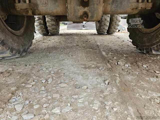 Koparka kołowa LIEBHERR A 904-2 C Litronic mit fahrbarer  Kabine, Klima