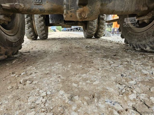 Excavadora móvil LIEBHERR A 904-2 C Litronic mit fahrbarer  Kabine, Klima