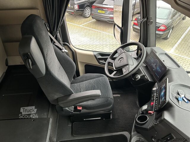 Standard tractor Mercedes-Benz Actros 1845 Gigaspace / Tacho V2 / 371 dkm / Bl...