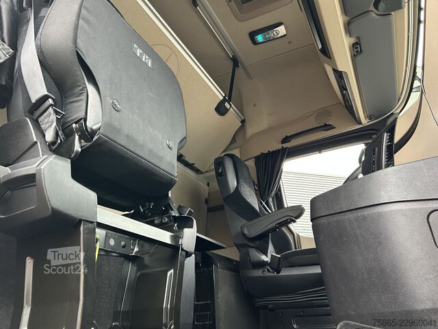 Standard tractor Mercedes-Benz Actros 1845 Gigaspace / Tacho V2 / 371 dkm / Bl...