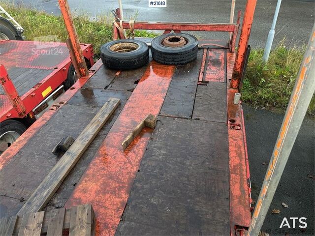 Low loader Vang DC 111 Ts 3 axle well trailer