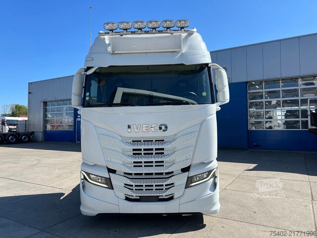 Standard-SZM Iveco S-WAY 490 / Intarder / 2x Tank / New Tyres