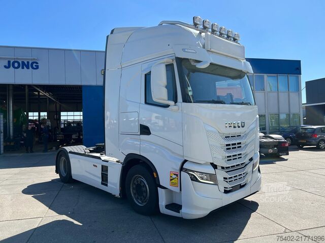 Standard-SZM Iveco S-WAY 490 / Intarder / 2x Tank / New Tyres