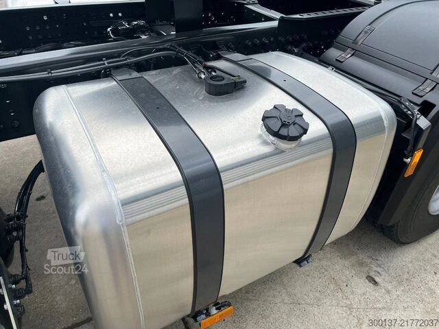 Estándar-SZM Mercedes-Benz Actros 3348 S 6x4 Tractor Head