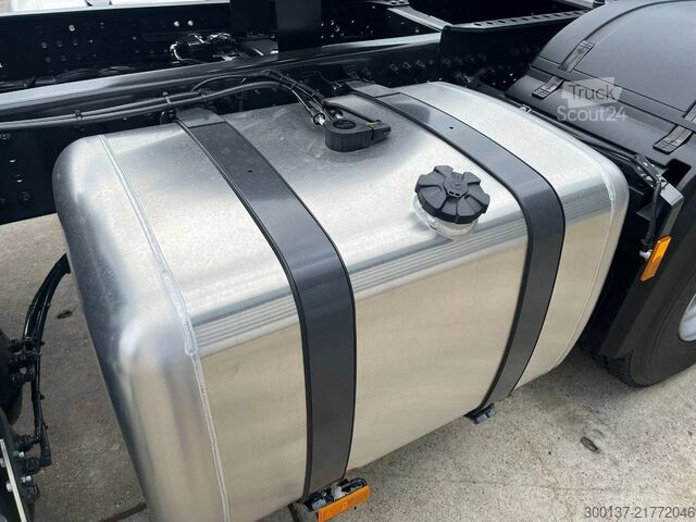 Estándar-SZM Mercedes-Benz Actros 3348 S 6x4 Tractor Head