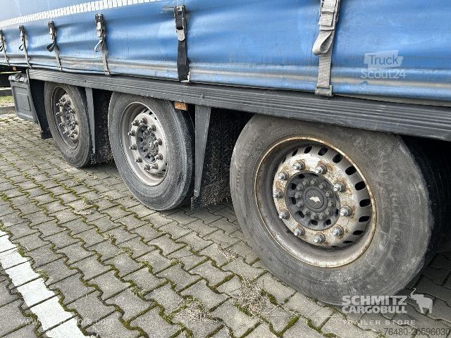 Semi-remorque bâchée Schmitz Cargobull Schiebeplane Mega