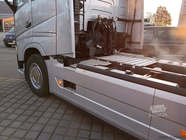 Štandardný ťahač VOLVO FH460 Globe FullSpoiler TV I-PARC 2xTank German