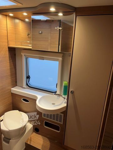 Інтегрований автокемпер KNAUS Live I 900 LEG nur ~7.400 km LP 136.300 ¤!