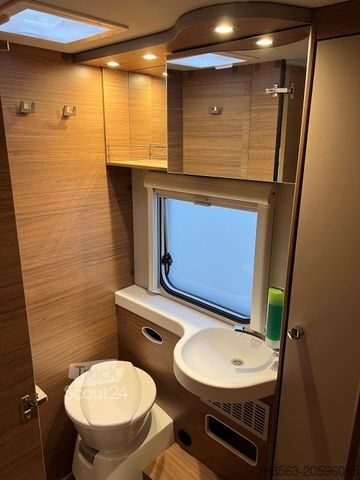 Autorulotă integrată KNAUS Live I 900 LEG nur ~7.400 km LP 136.300 ¤!