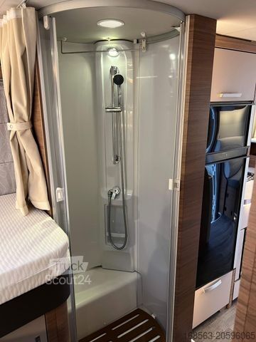 Integrētais kemperis KNAUS Live I 900 LEG nur ~7.400 km LP 136.300 ¤!