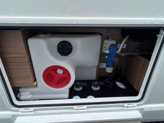 Camping-car intégral KNAUS Live I 900 LEG nur ~7.400 km LP 136.300 ¤!