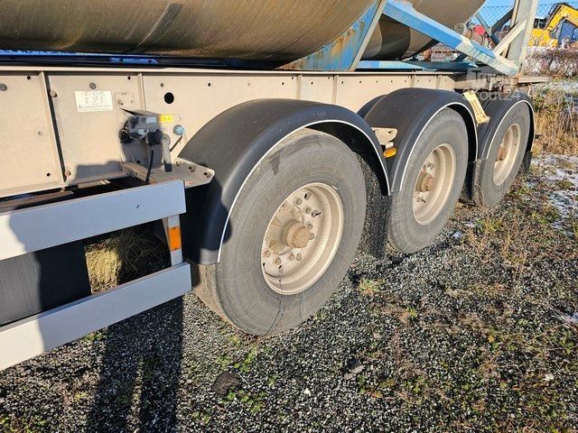 Semi-reboque tanque VAN HOOL Tankchassis + Tankcontainer,363.054 Km