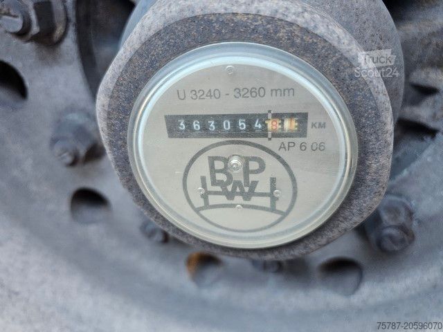 Tanker yarı römork VAN HOOL Tankchassis + Tankcontainer,363.054 Km