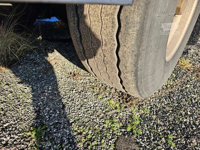 Tanker yarı römork VAN HOOL Tankchassis + Tankcontainer,363.054 Km