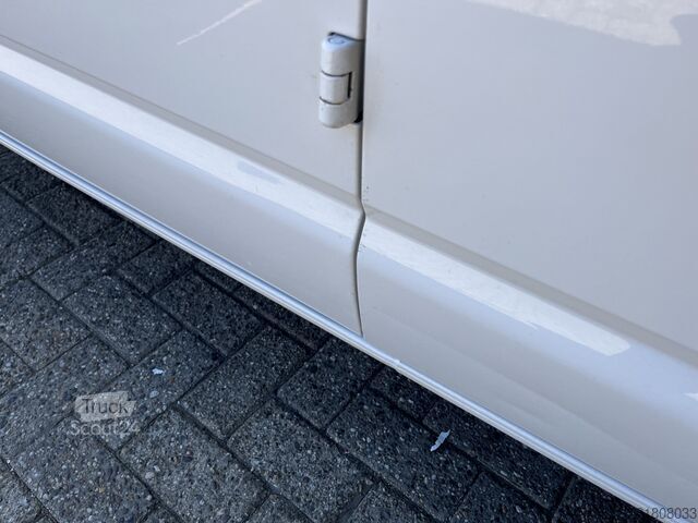 Laadplatform VW Transporter 2.0 TDI L2H1 DC Euro 6 Pick up Dubb...