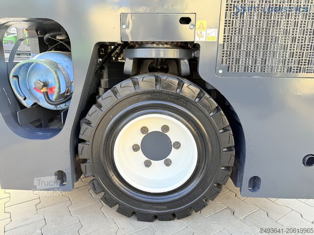 Four-way forklift Combilift CB4000 GAS TRIPLEX 5200 POSITIONER