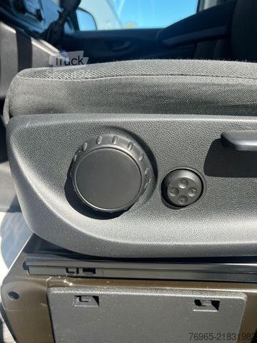 Umpikorja-auto MERCEDES-BENZ Vito 114 LANG KLIMA TEMPOMAT SCHRÄNKE/REGALE AHK