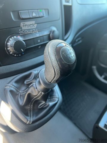Dobozos furgon MERCEDES-BENZ Vito 114 LANG KLIMA TEMPOMAT SCHRÄNKE/REGALE AHK
