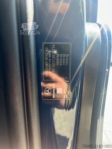 Dobozos furgon MERCEDES-BENZ Vito 114 LANG KLIMA TEMPOMAT SCHRÄNKE/REGALE AHK